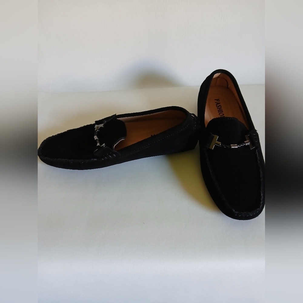 Women's Fashion Brand Black Driving Loafers Sz8.5M Metal Accent
